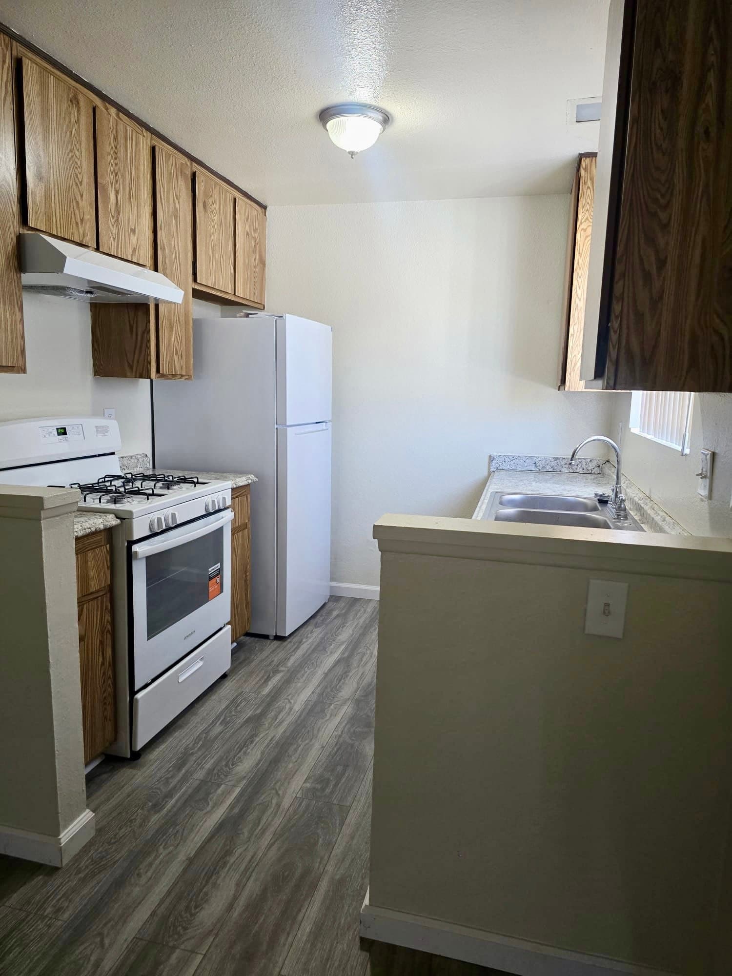 Riverside Apartment: 5906 Challen Ave