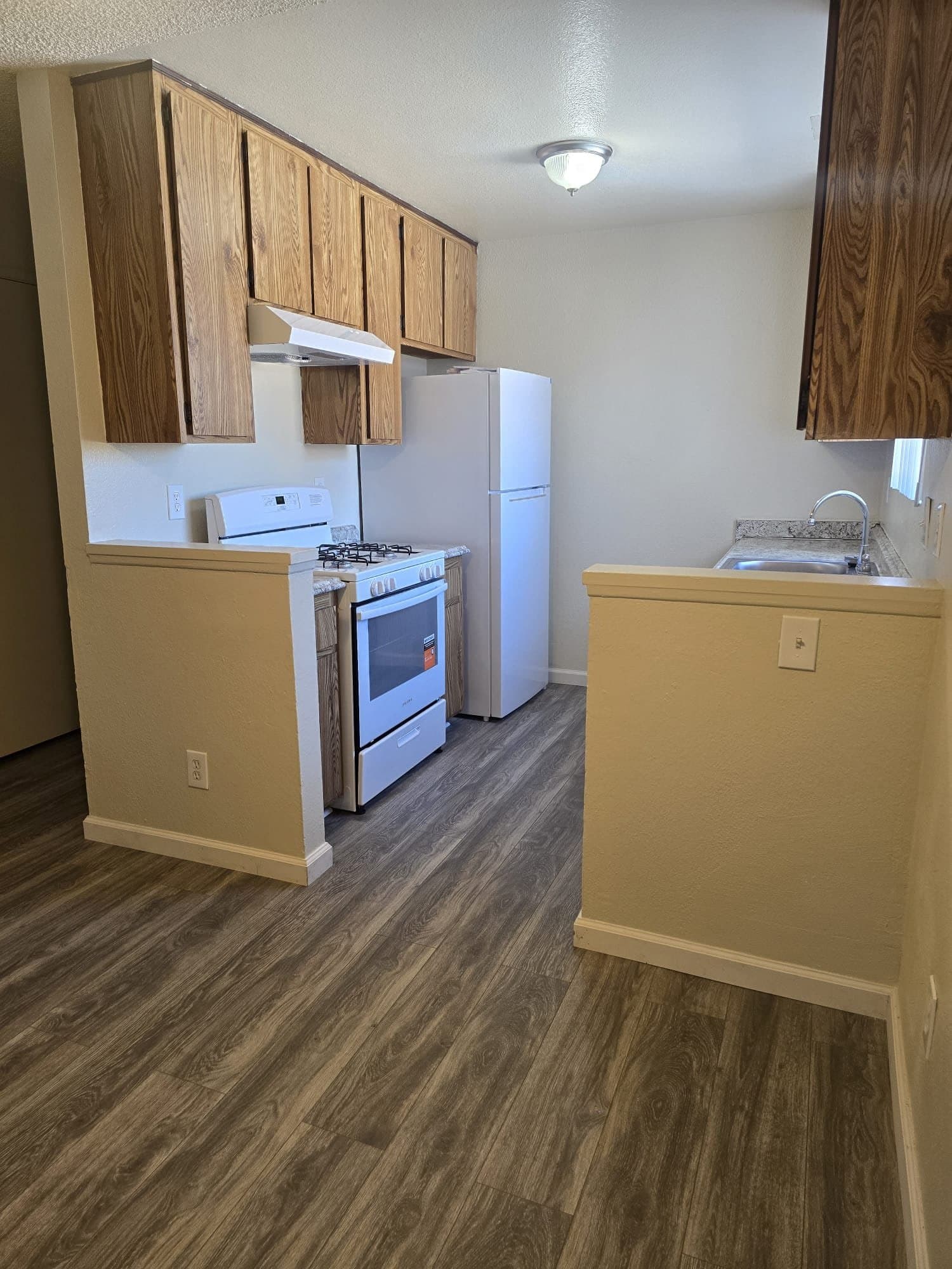 Riverside Apartment: 5906 Challen Ave