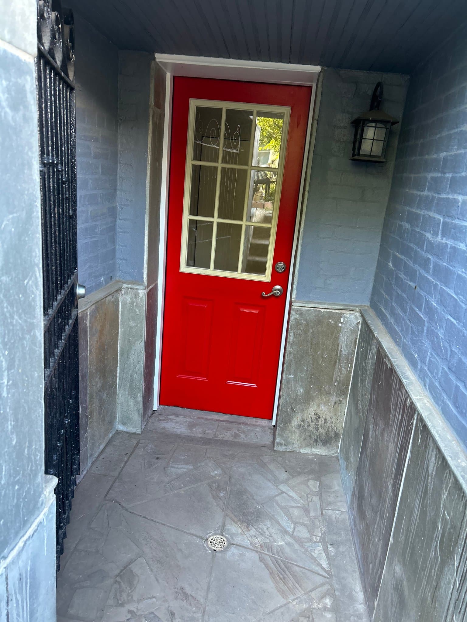 Washington Apartment: 18 R St NE