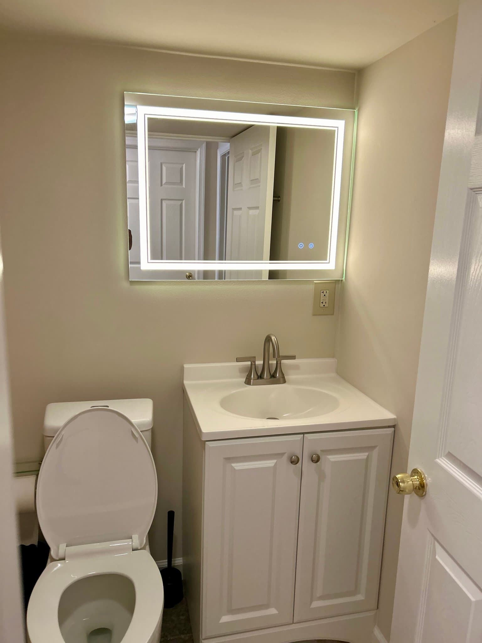 Washington Apartment: 18 R St NE