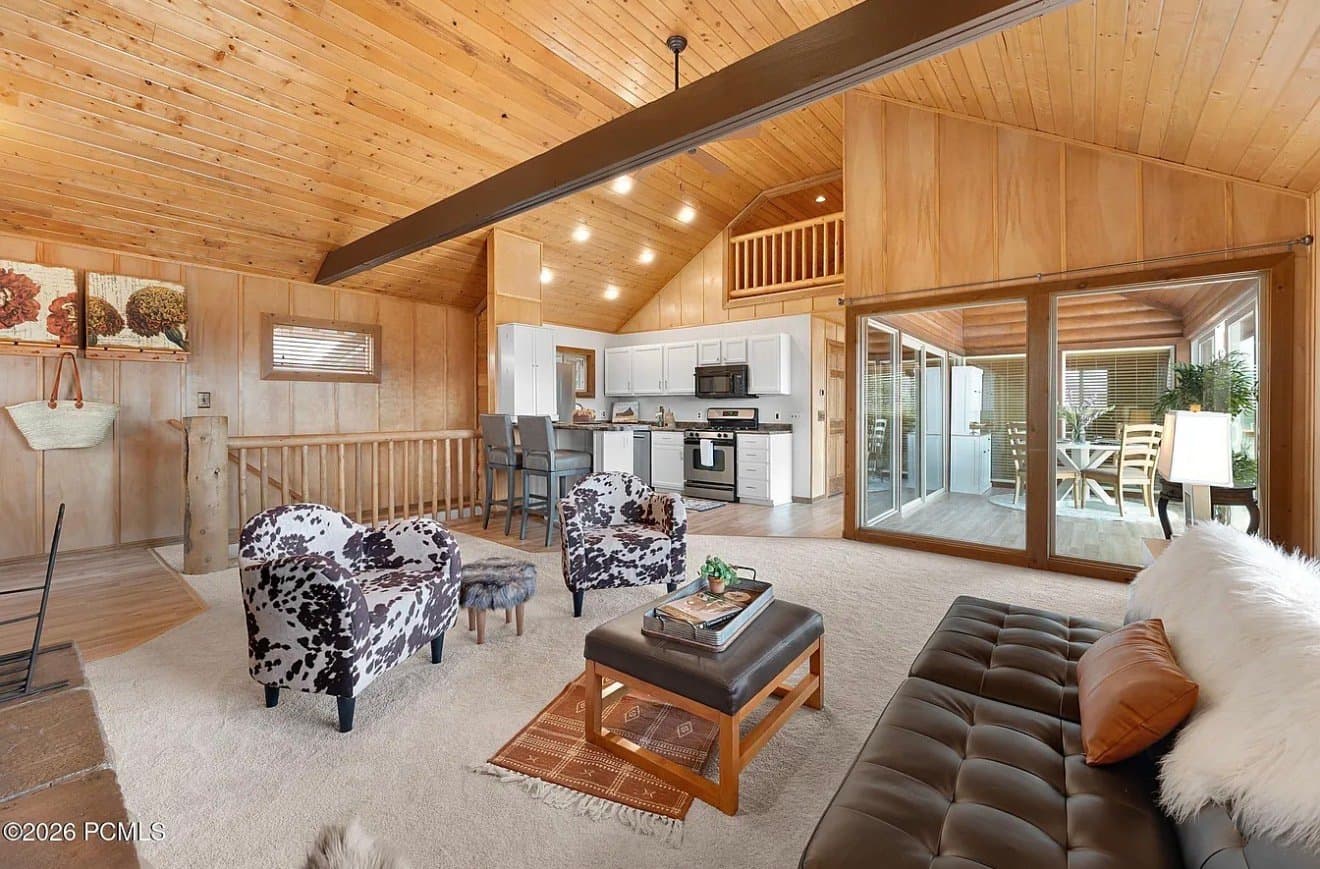 Coalville House: 4038 Rockport Blvd