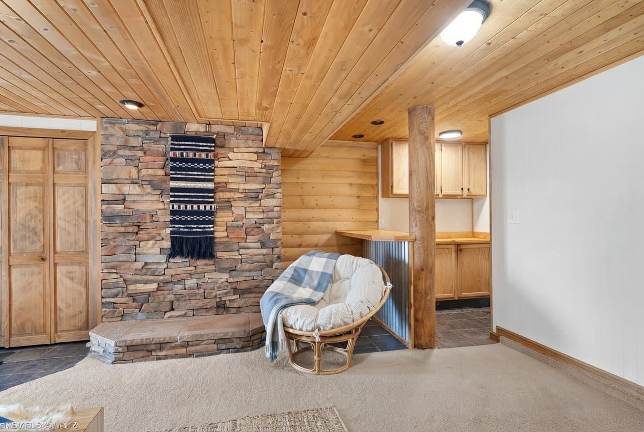 Coalville House: 4038 Rockport Blvd