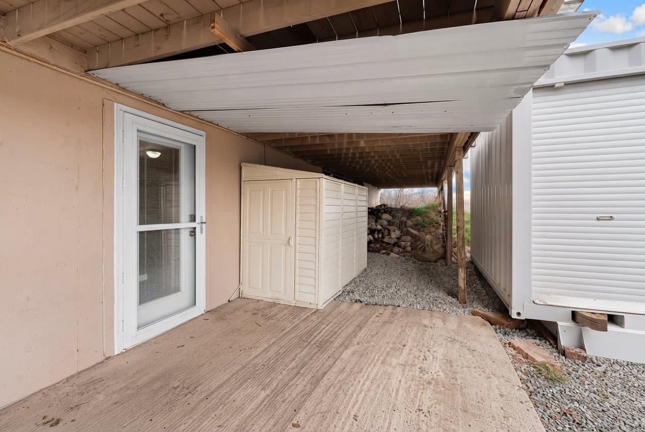 Coalville House: 4038 Rockport Blvd