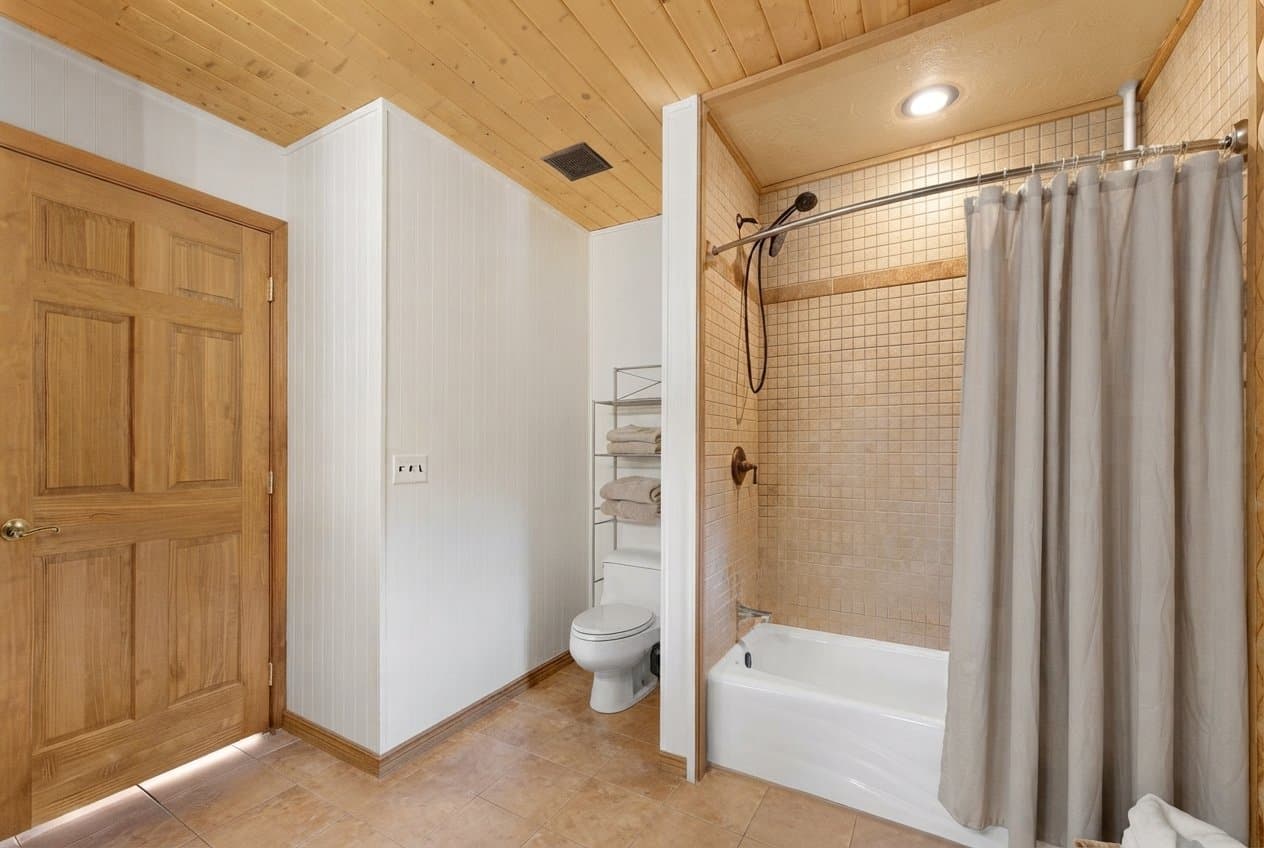 Coalville House: 4038 Rockport Blvd