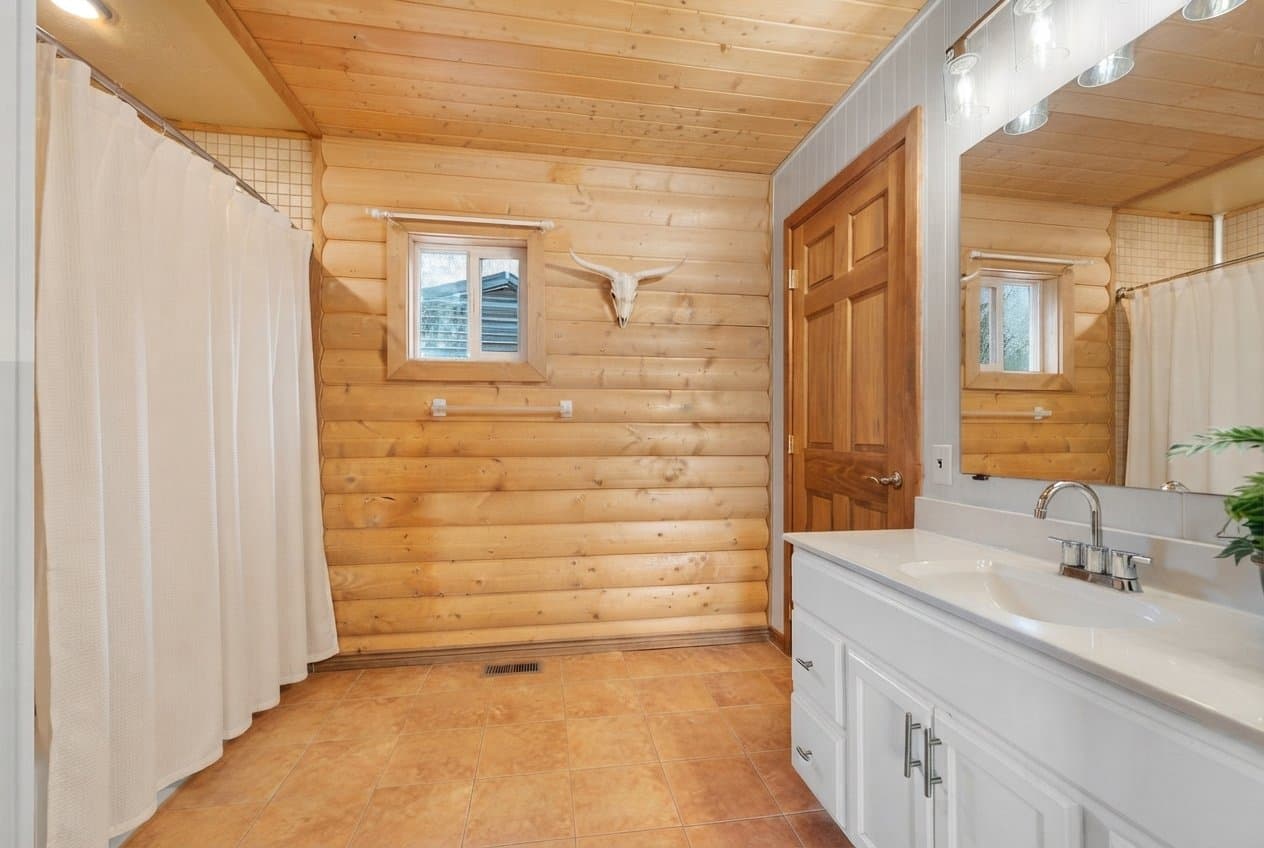 Coalville House: 4038 Rockport Blvd