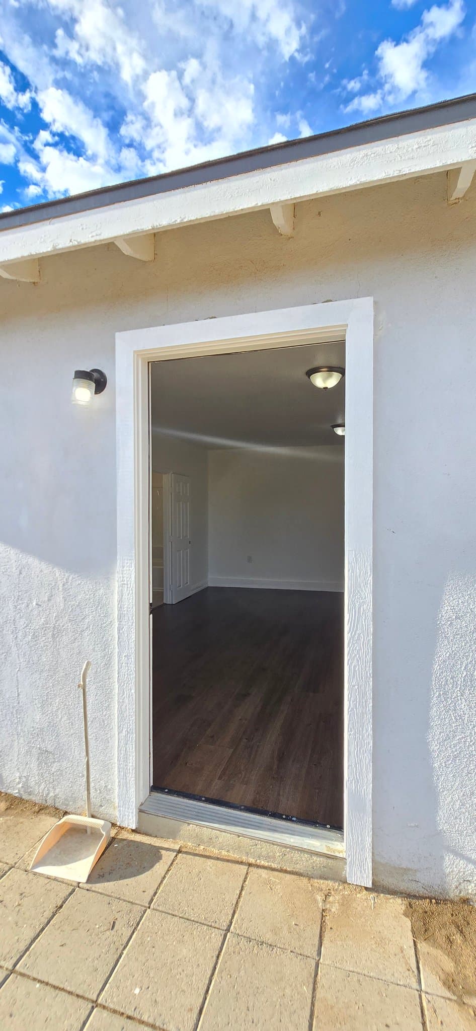 San Bernardino House: 2373 N Alameda Ave