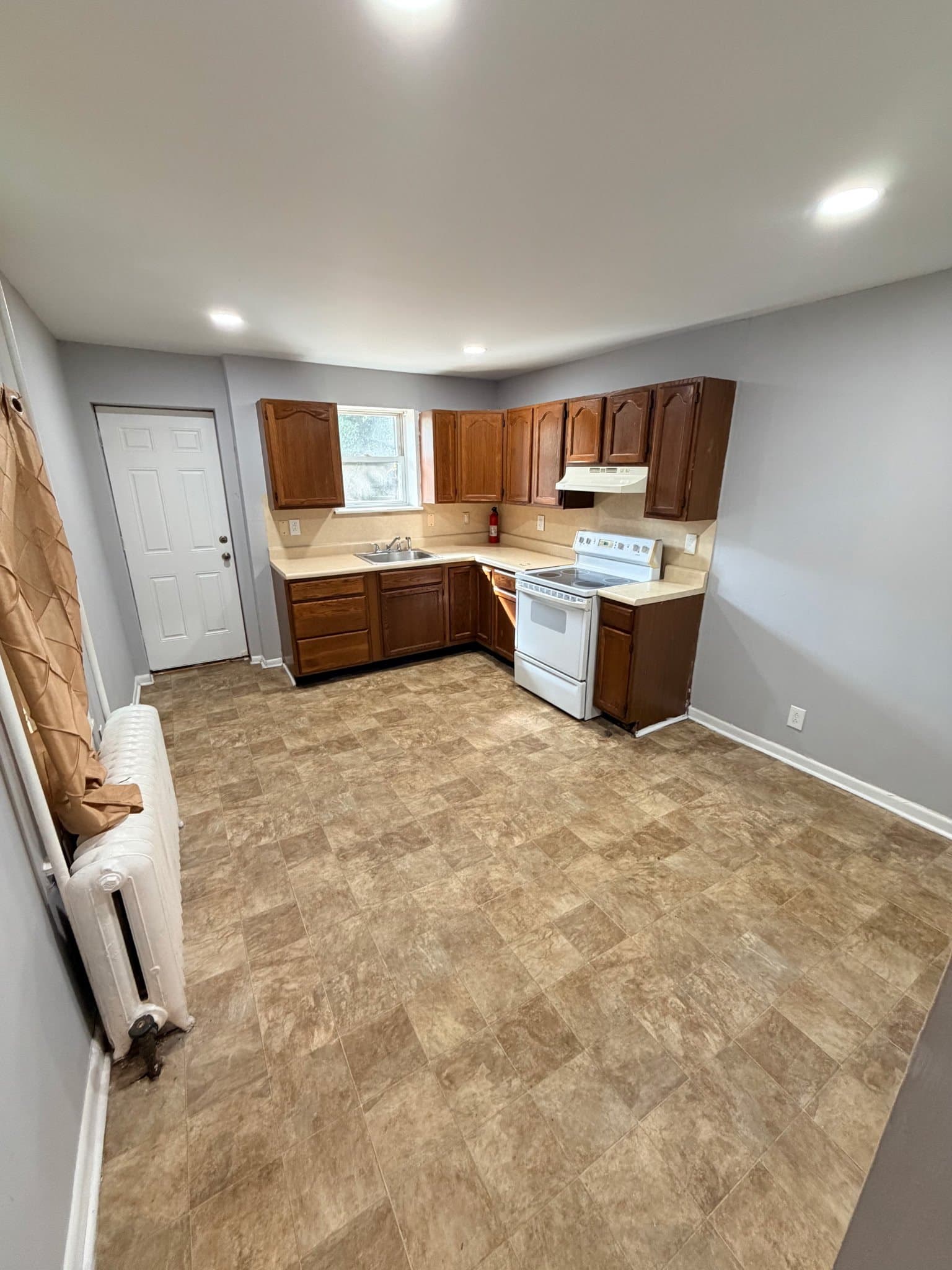 Philadelphia House: 6920 Paschall Ave