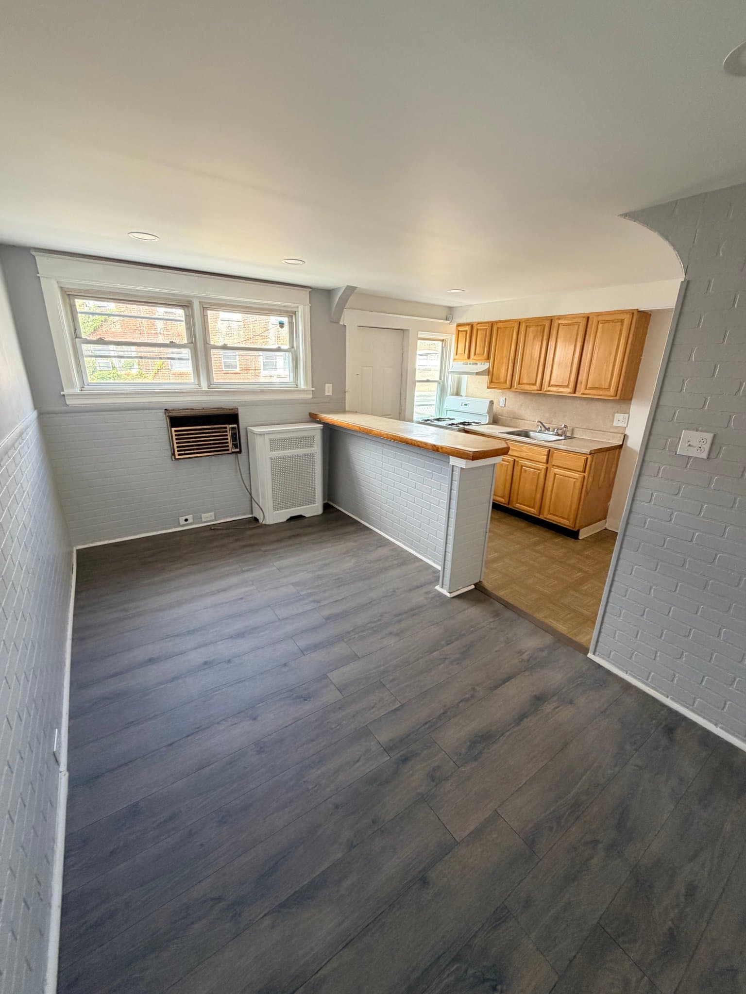 Philadelphia House: 6837 Guyer Ave