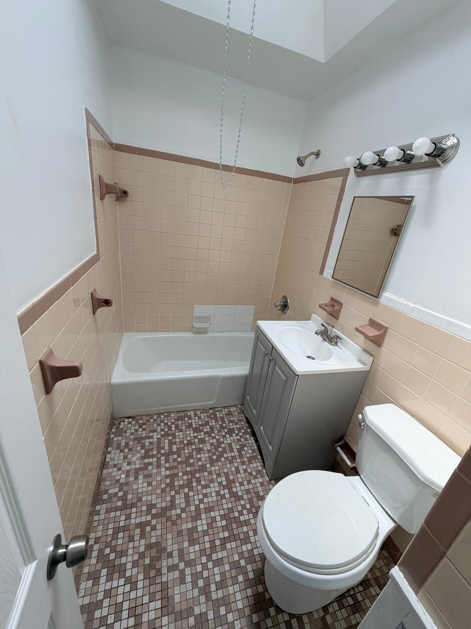 Philadelphia House: 6837 Guyer Ave