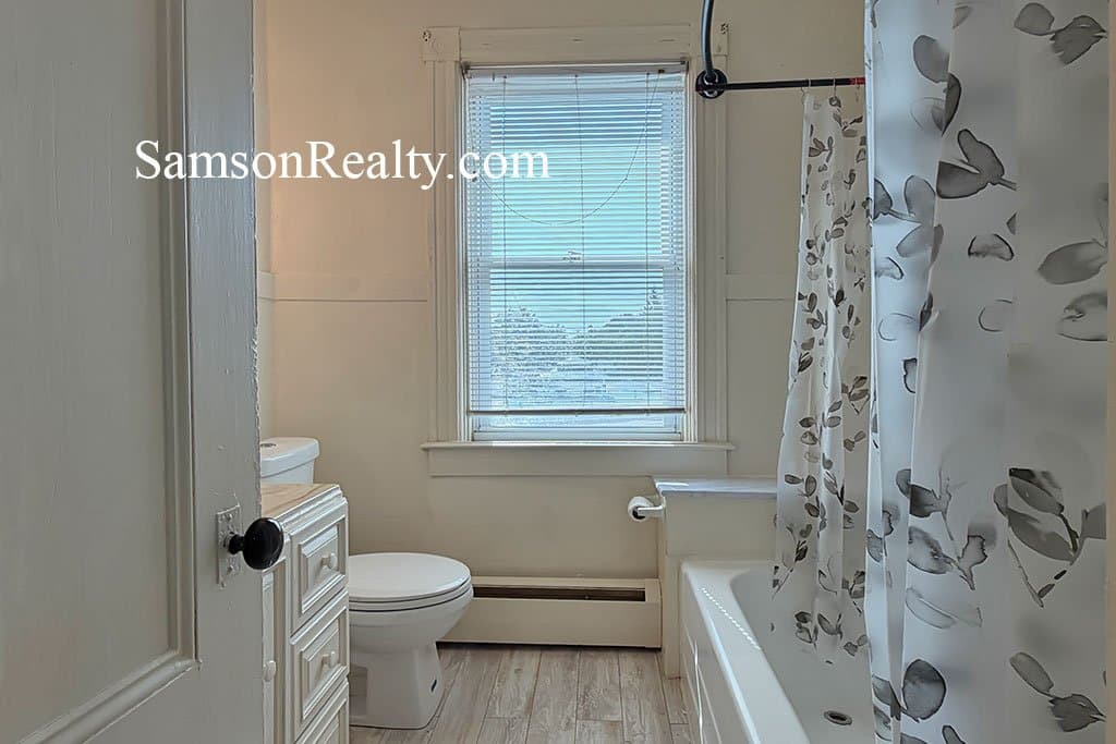 Pawtucket House: 164 Morris