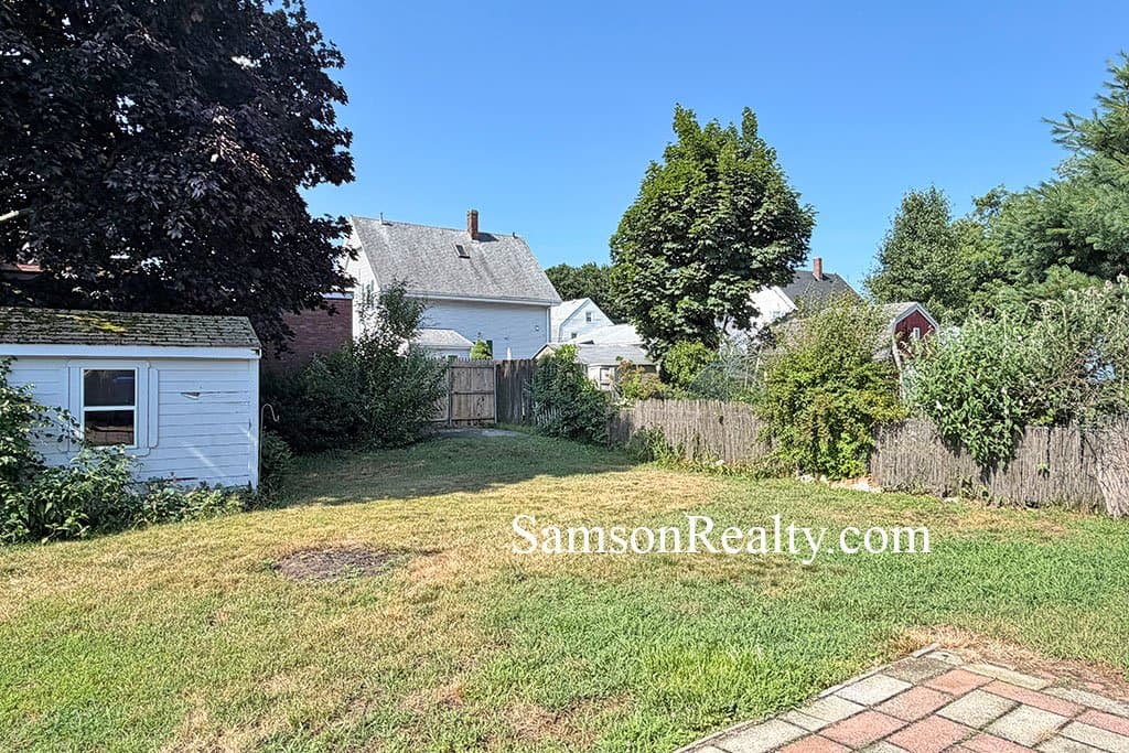 Pawtucket House: 164 Morris