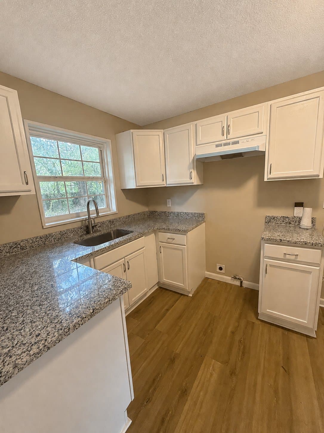 Midfield House: 1117 Carol Cir