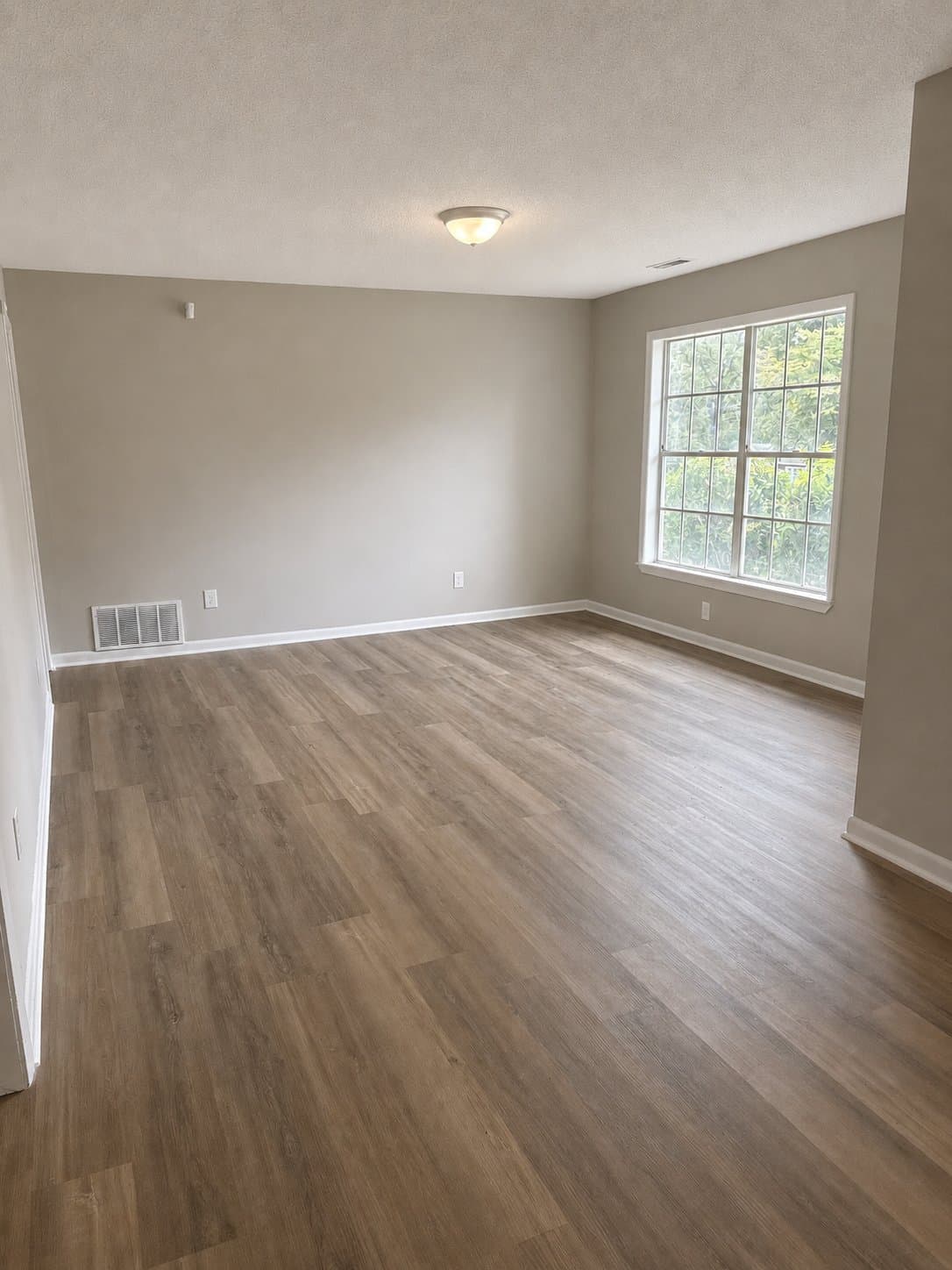 Midfield House: 1117 Carol Cir