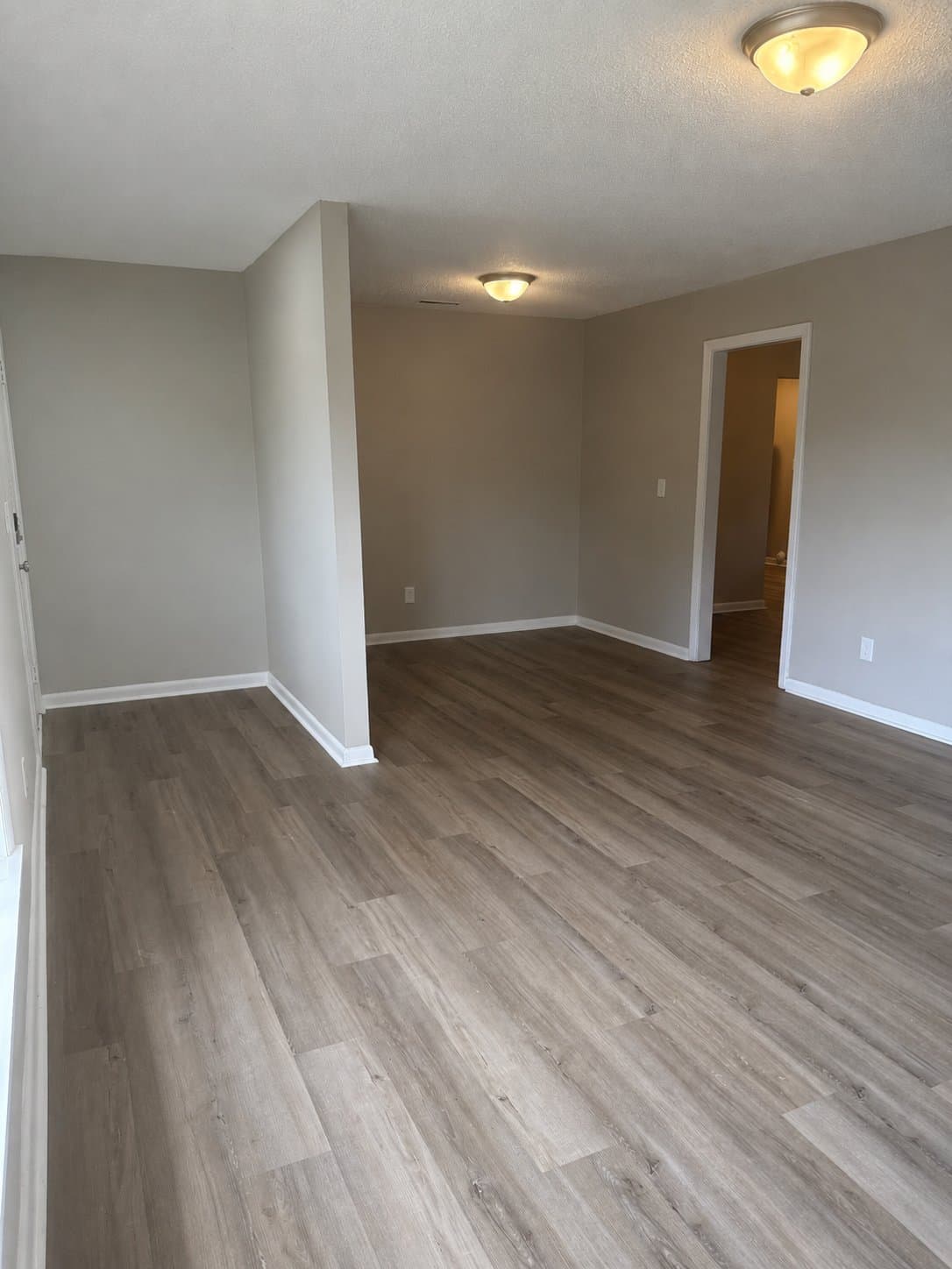 Midfield House: 1117 Carol Cir