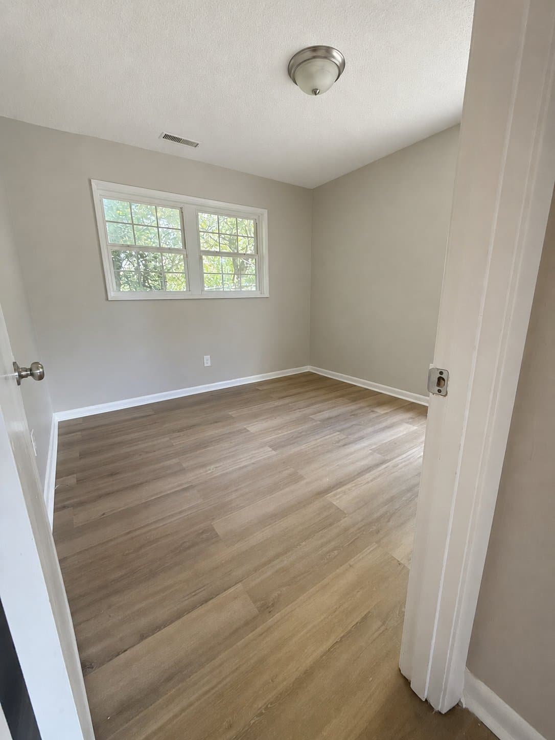 Midfield House: 1117 Carol Cir