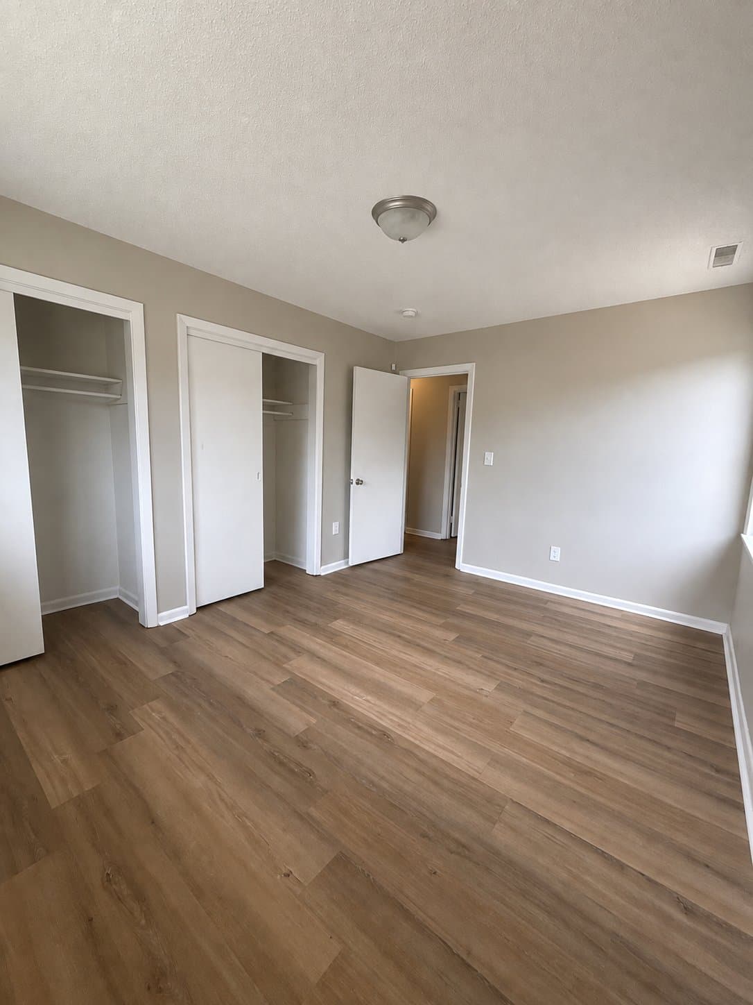 Midfield House: 1117 Carol Cir