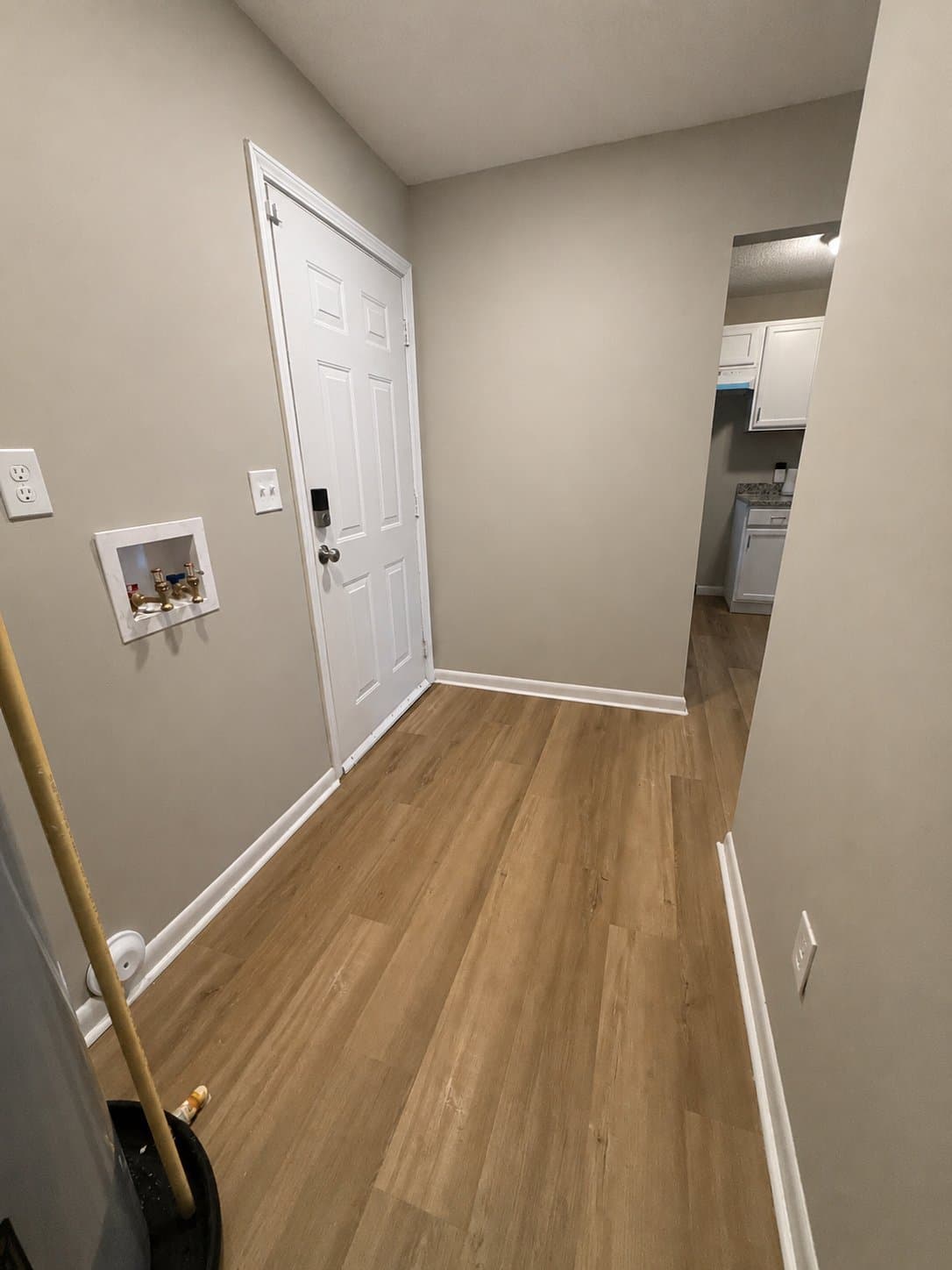 Midfield House: 1117 Carol Cir