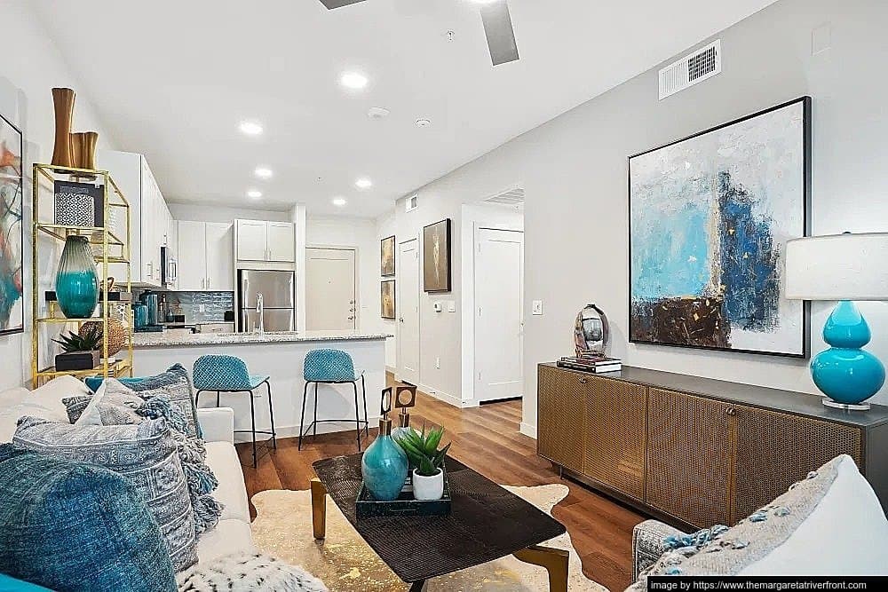 Dallas Apartment: 196 Margaret Avenue