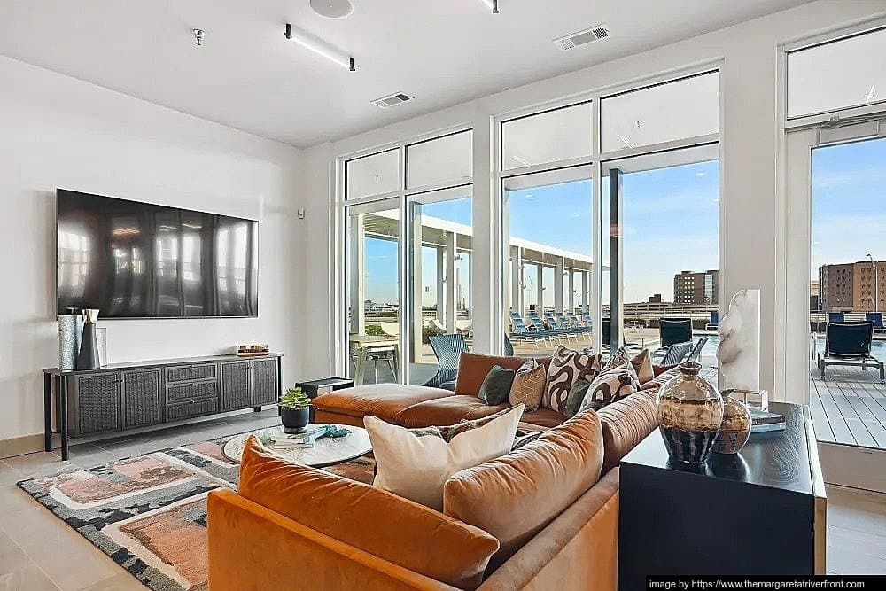 Dallas Apartment: 196 Margaret Avenue