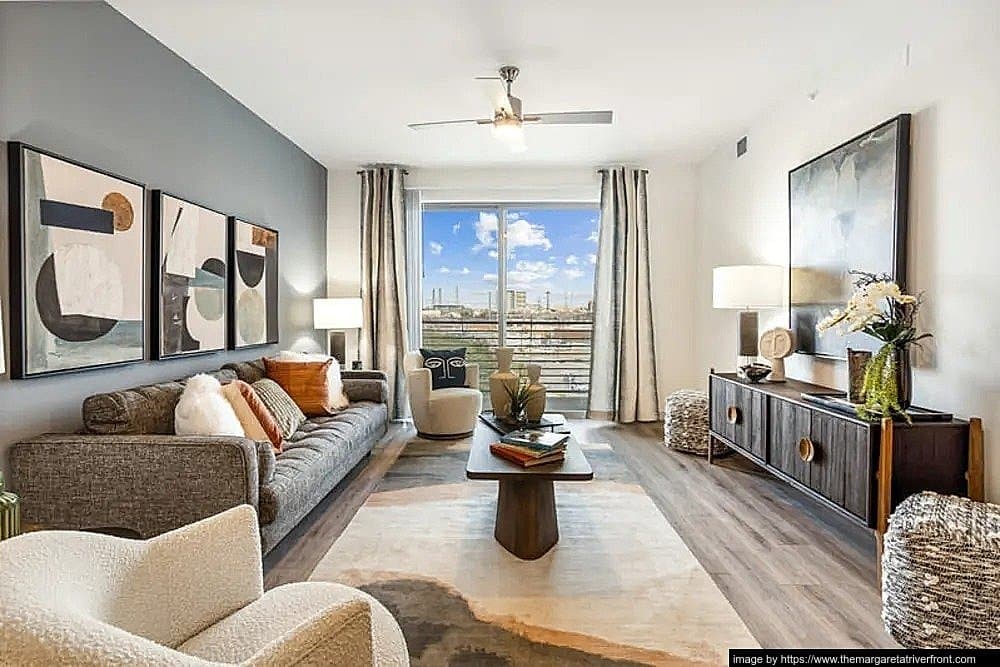Dallas Apartment: 196 Margaret Avenue