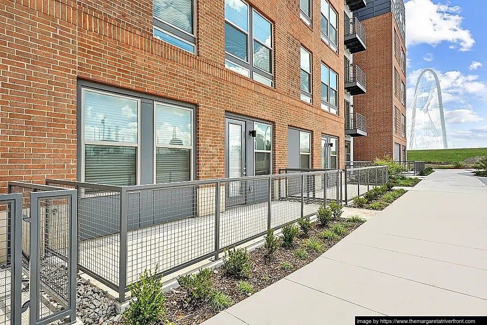 Dallas Apartment: 196 Margaret Avenue
