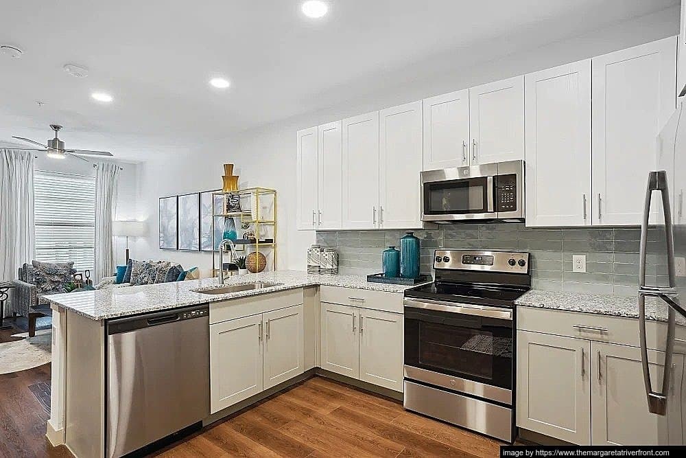 Dallas Apartment: 196 Margaret Avenue