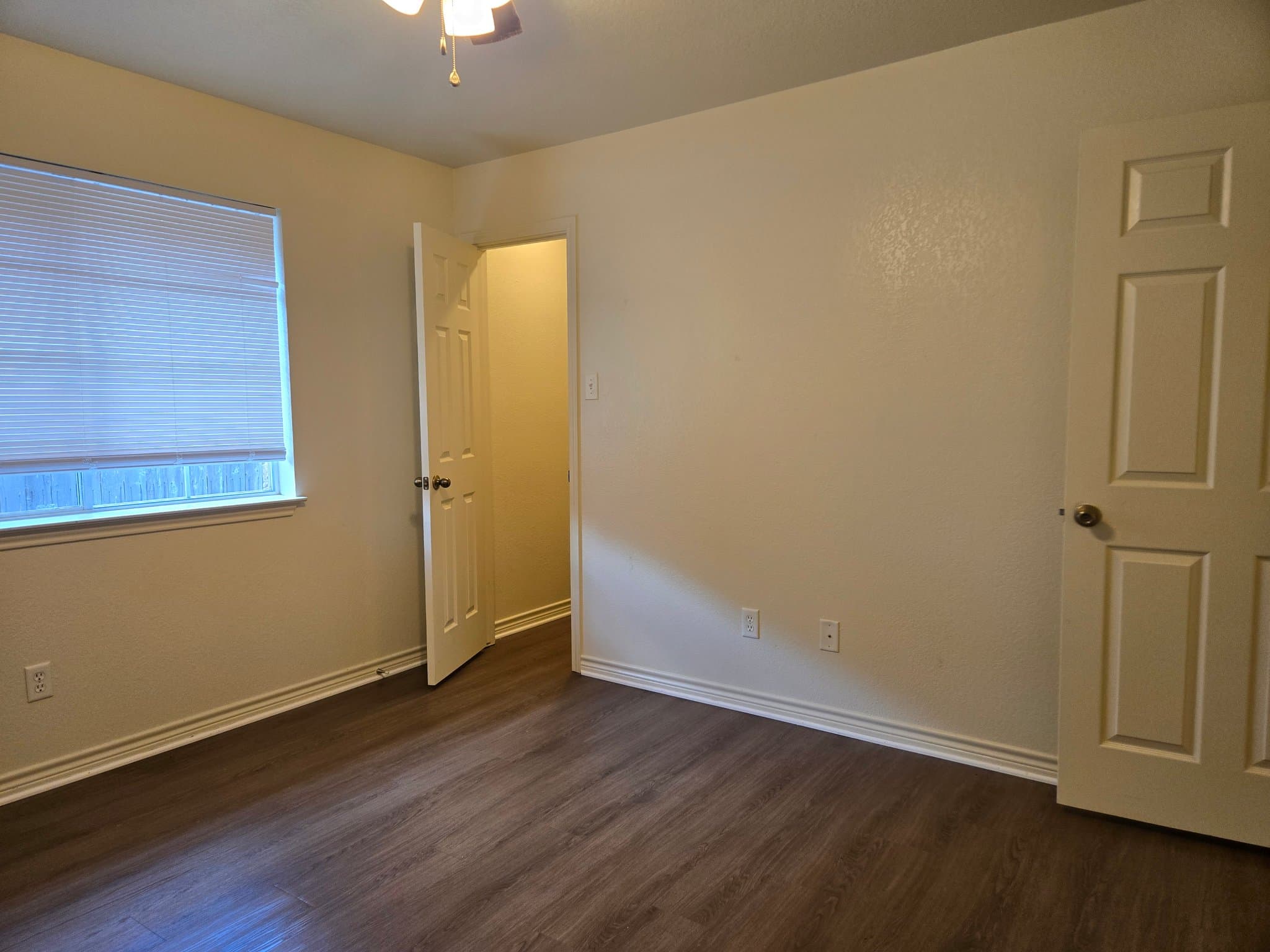 College Station Multiplex: 3714 Oldenburg Ln