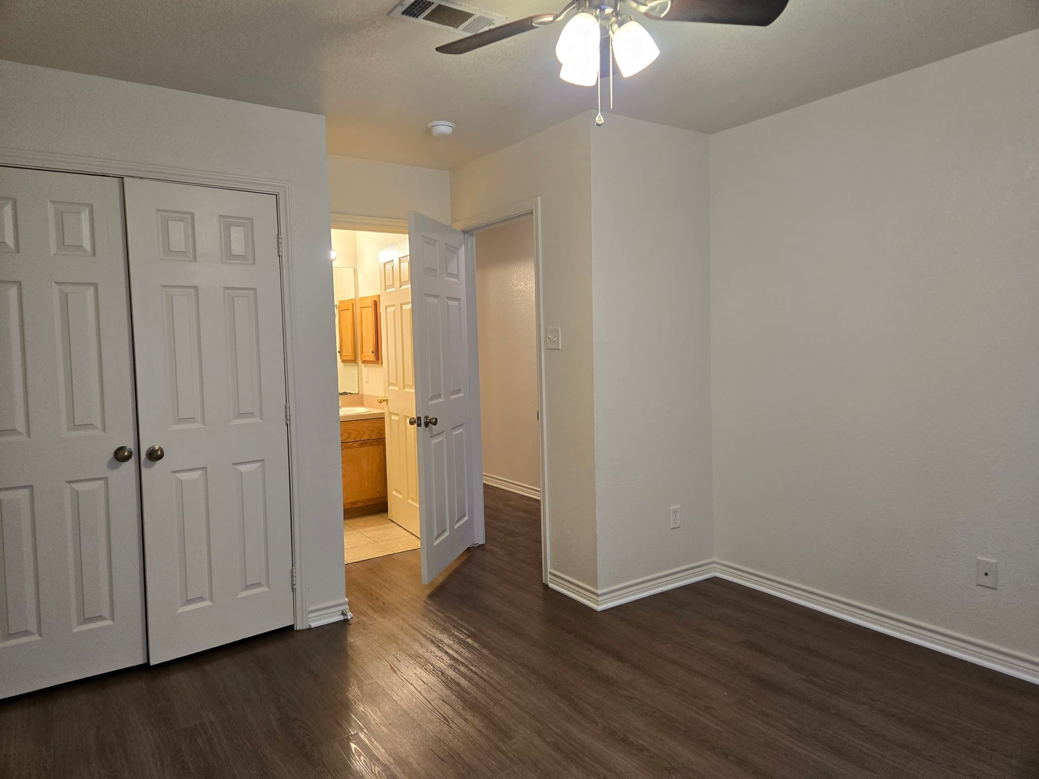 College Station Multiplex: 3714 Oldenburg Ln