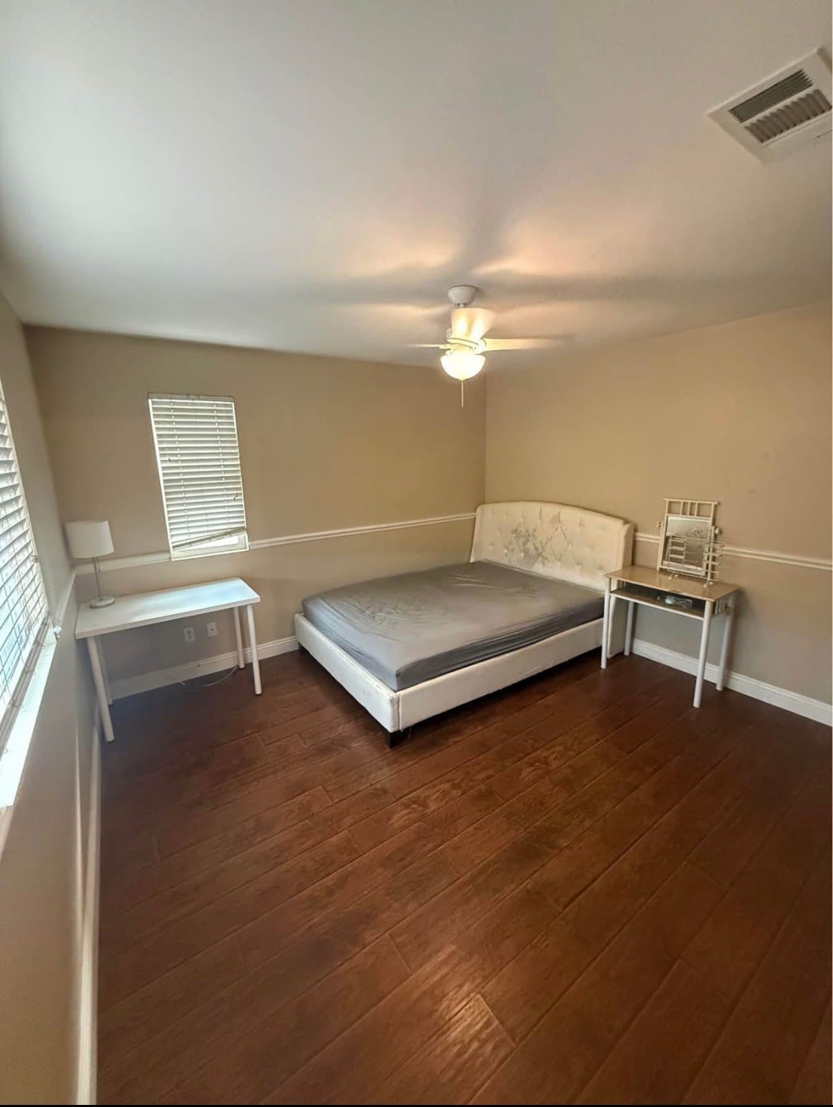 jurupoa valley Single Room: 4790 preston st