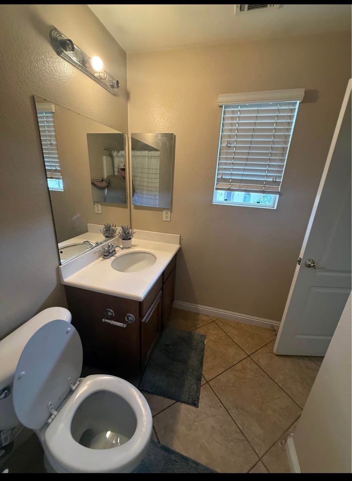 jurupoa valley Single Room: 4790 preston st