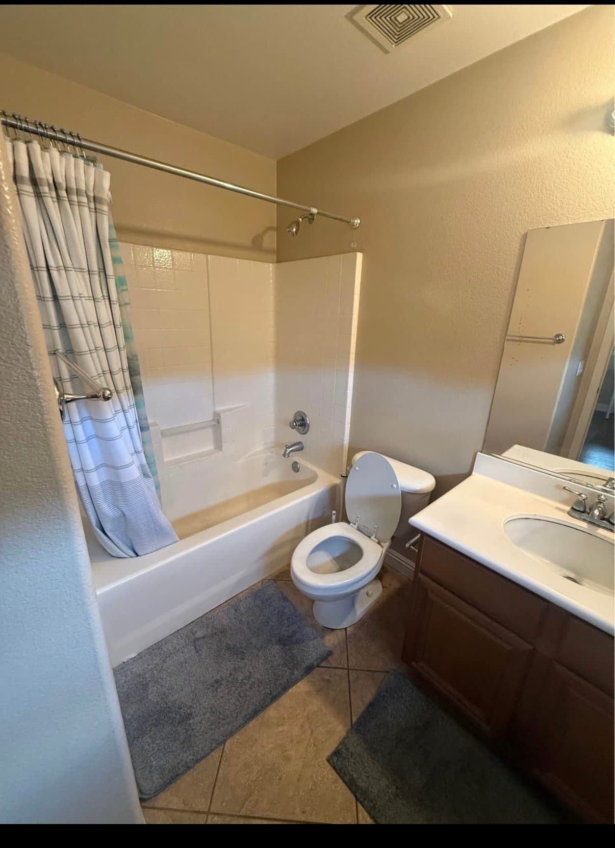 jurupoa valley Single Room: 4790 preston st
