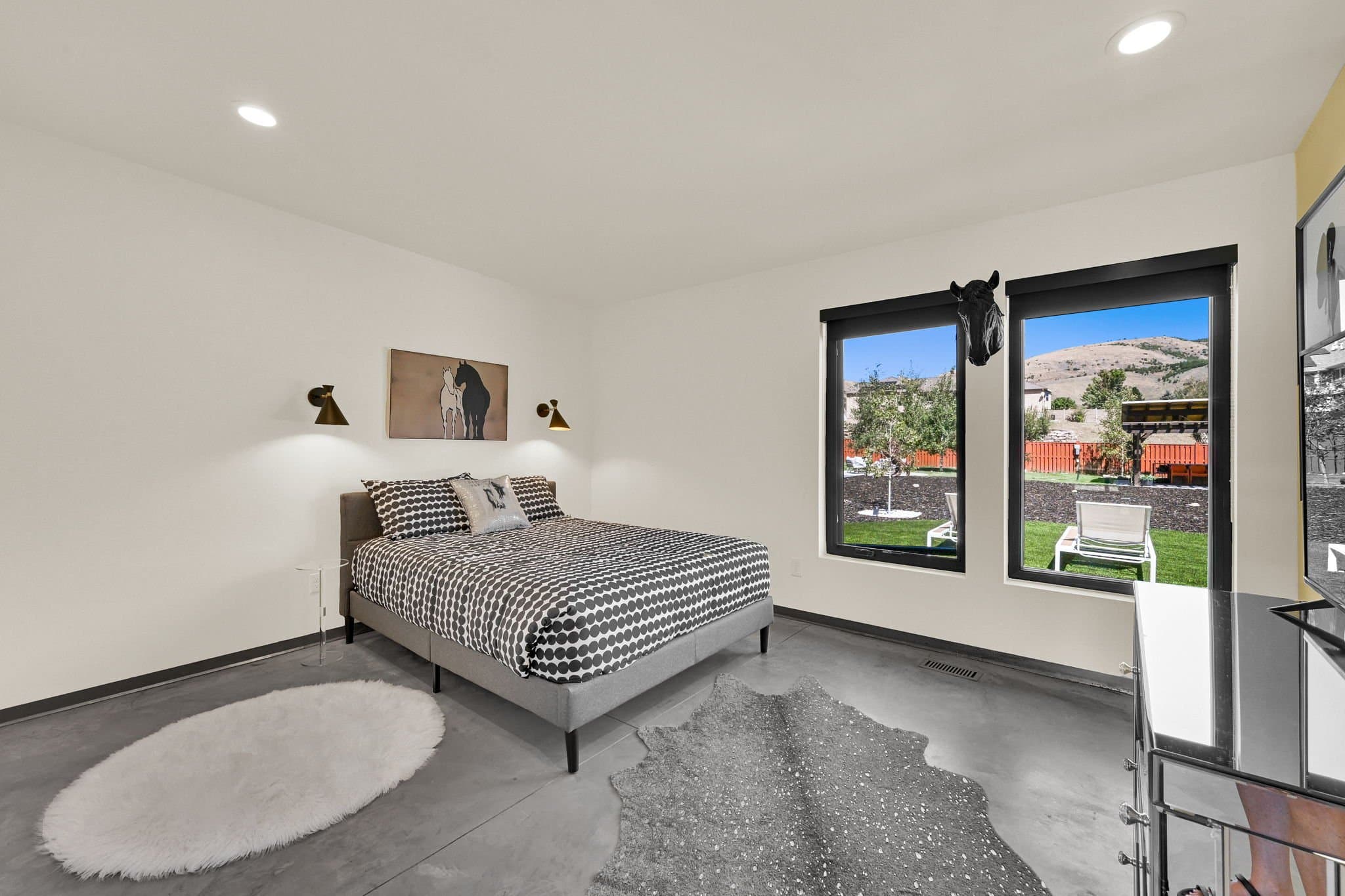 Eden House: 3210 E 5225 N