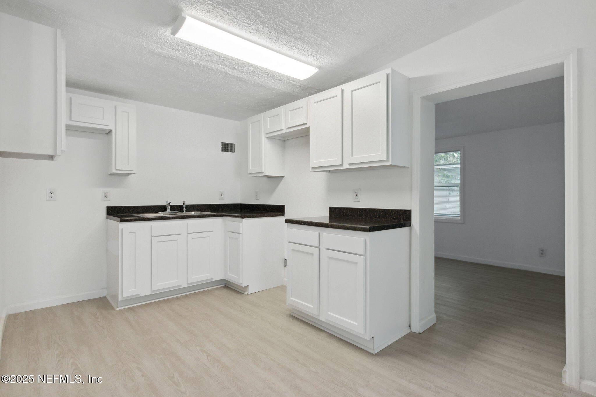 Jacksonville House: 4204 Santee Road