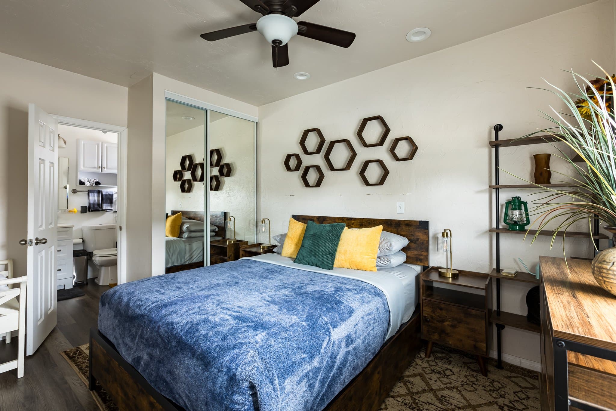 El Cajon House: 910 S Lincoln Avenue