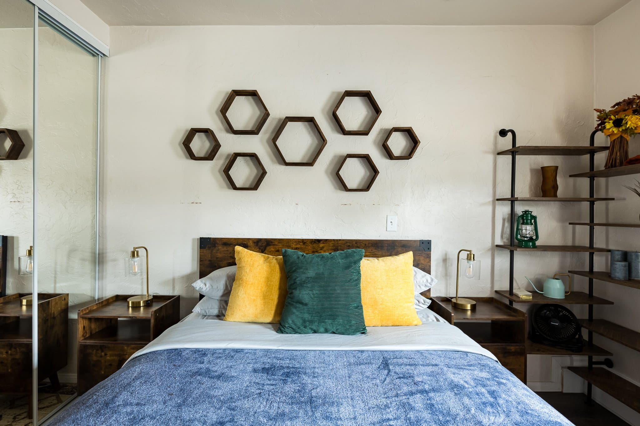 El Cajon House: 910 S Lincoln Avenue