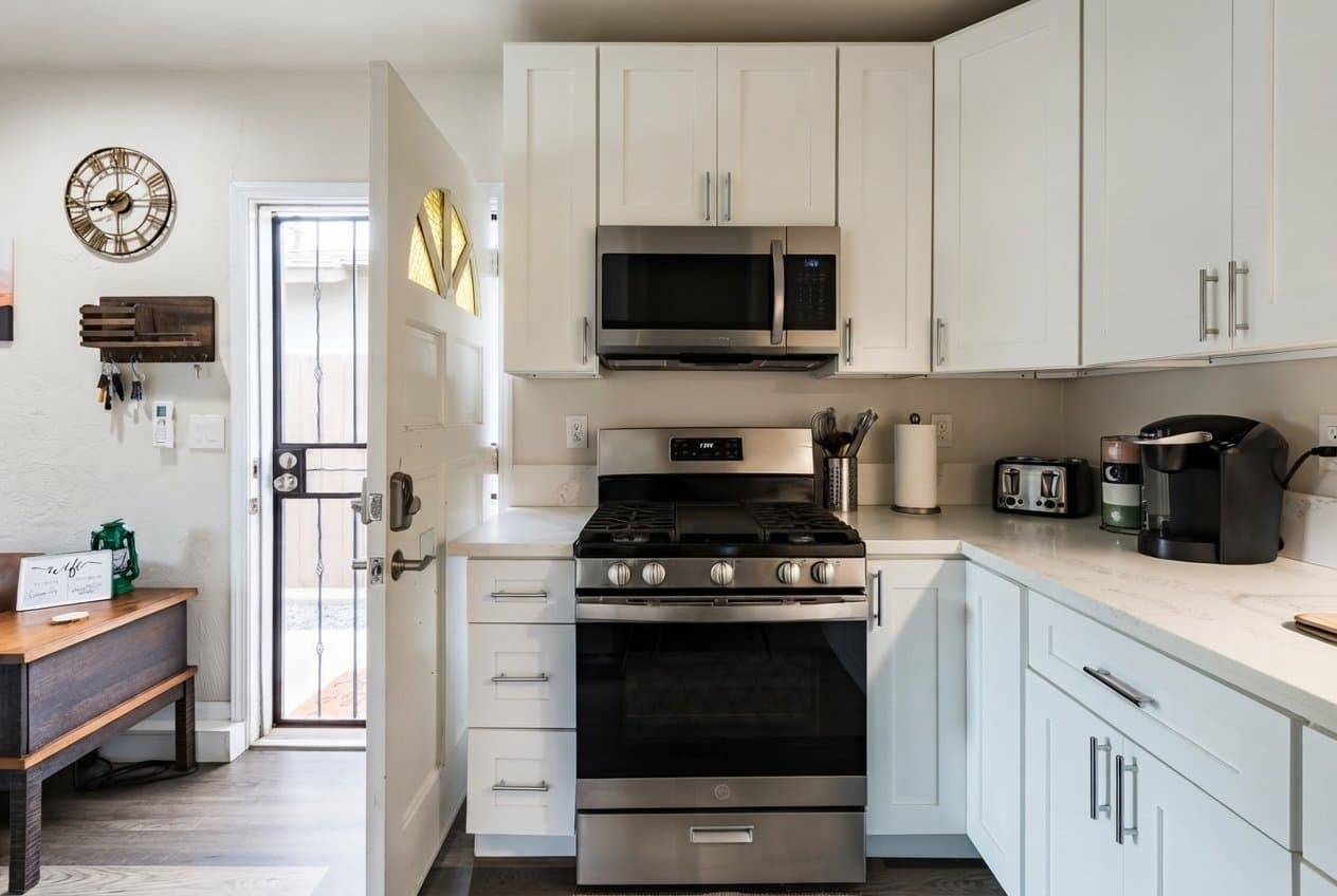 El Cajon House: 910 S Lincoln Avenue
