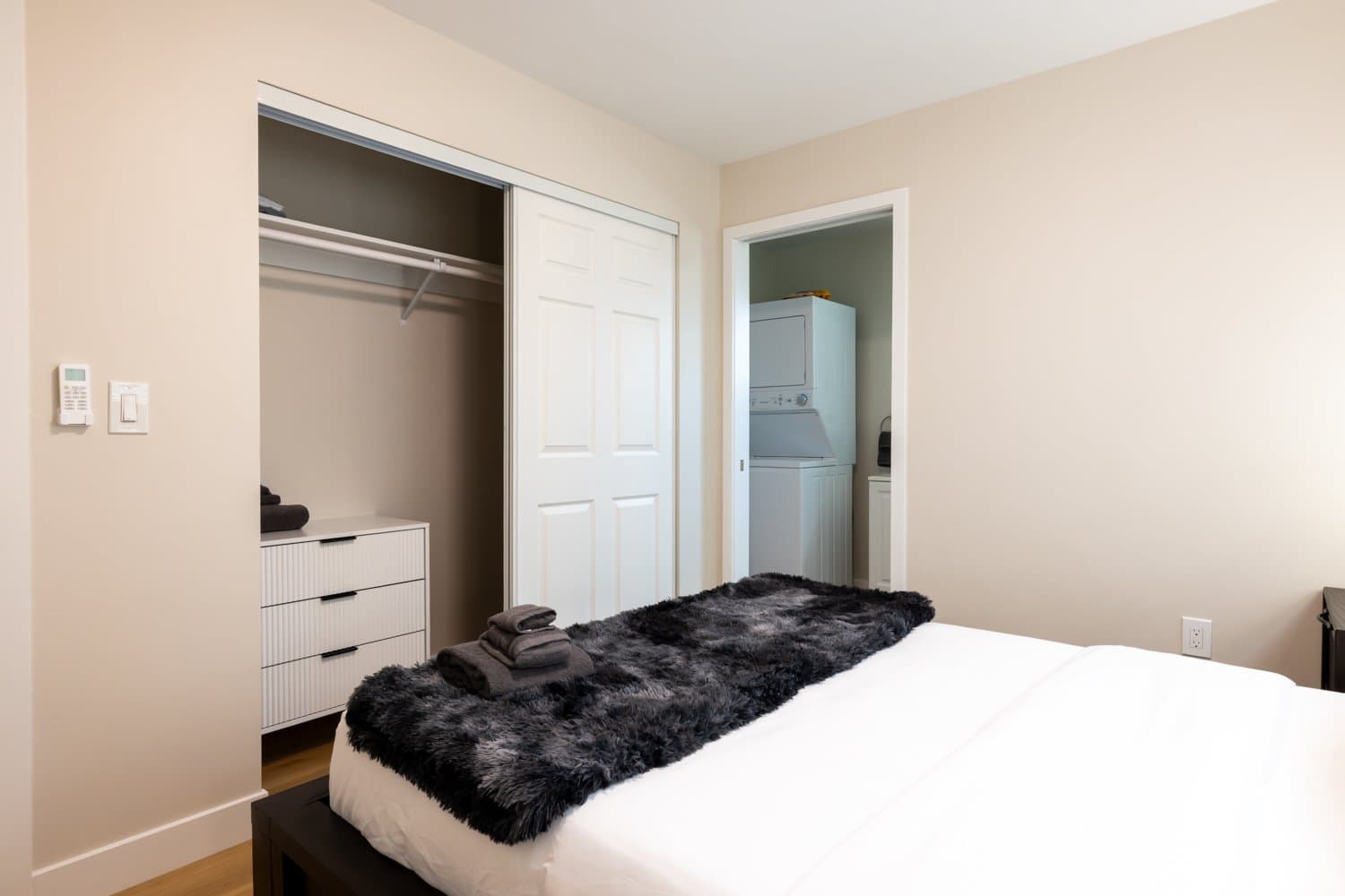 Santee House: 9314 Galston Dr