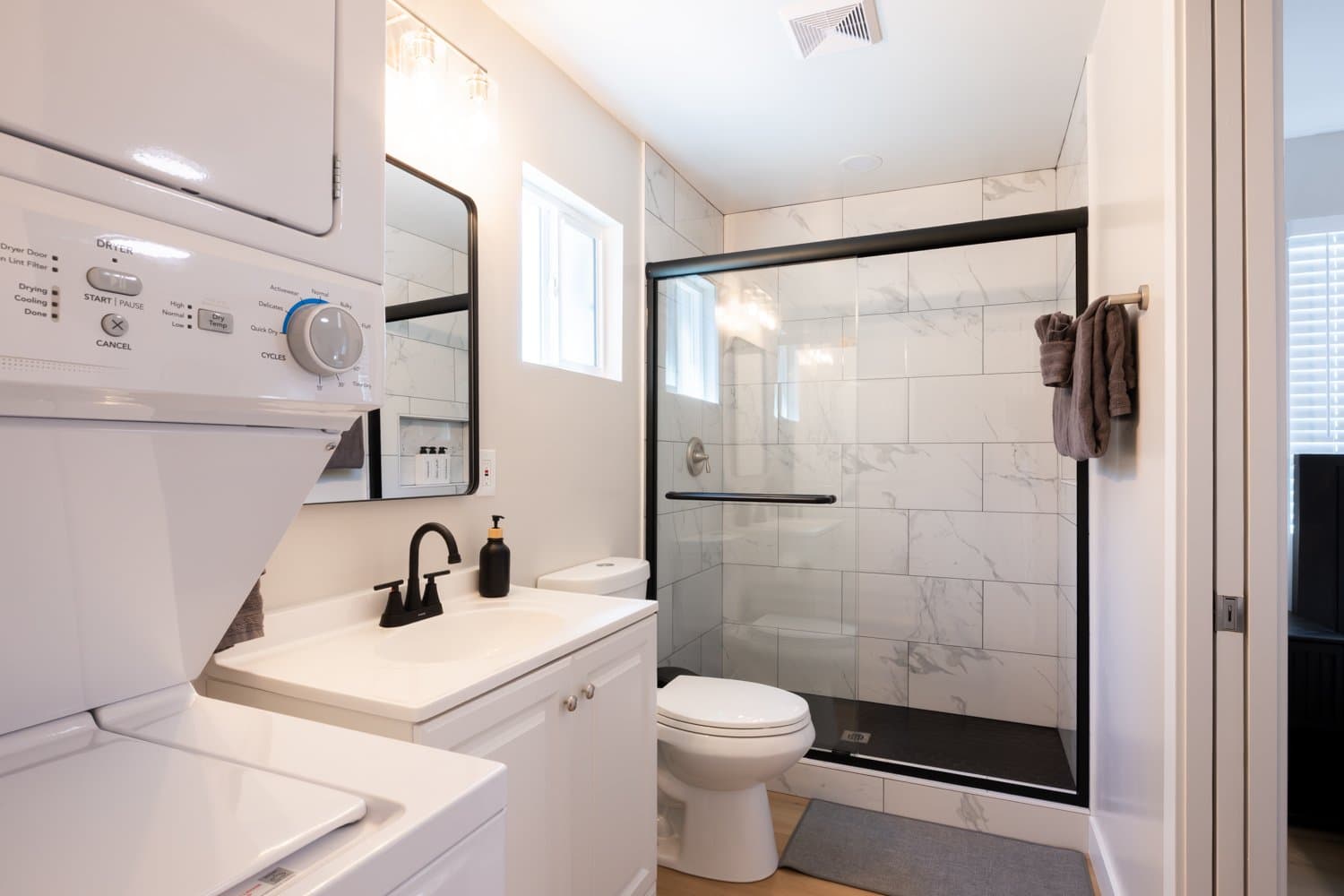 Santee House: 9314 Galston Dr
