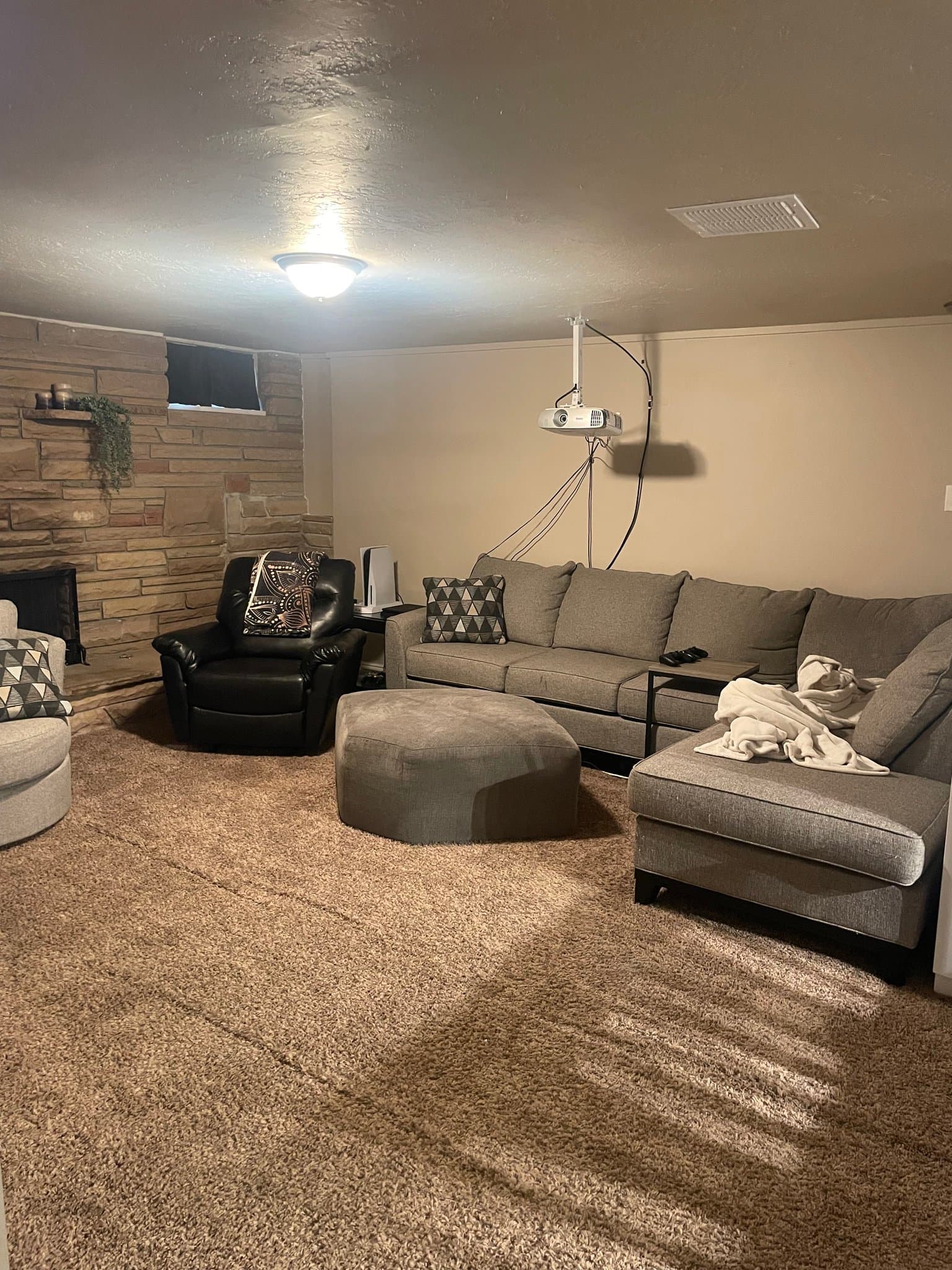 Sandy Single Room: 9323 S Jean Dr