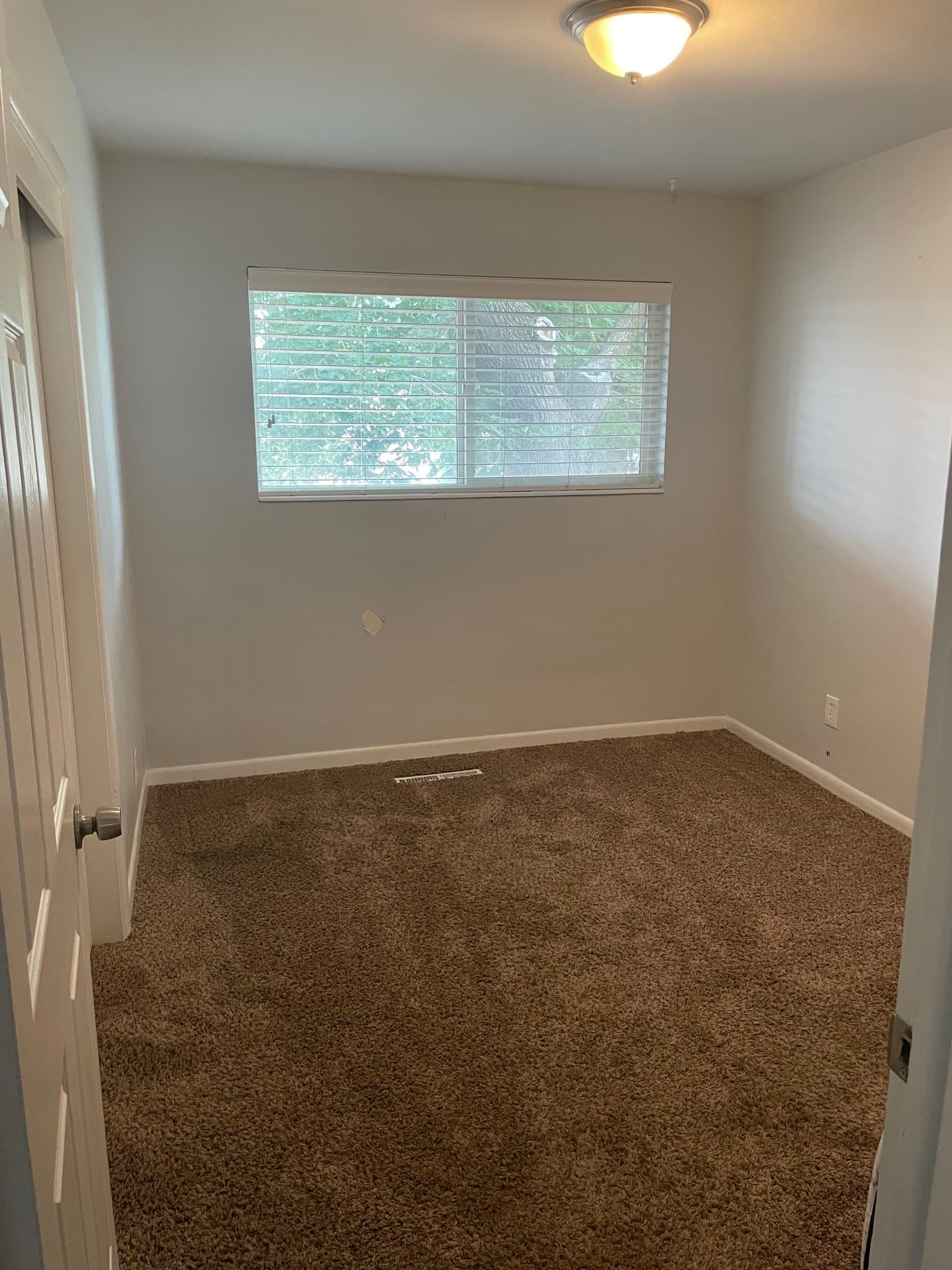 Sandy Single Room: 9323 S Jean Dr