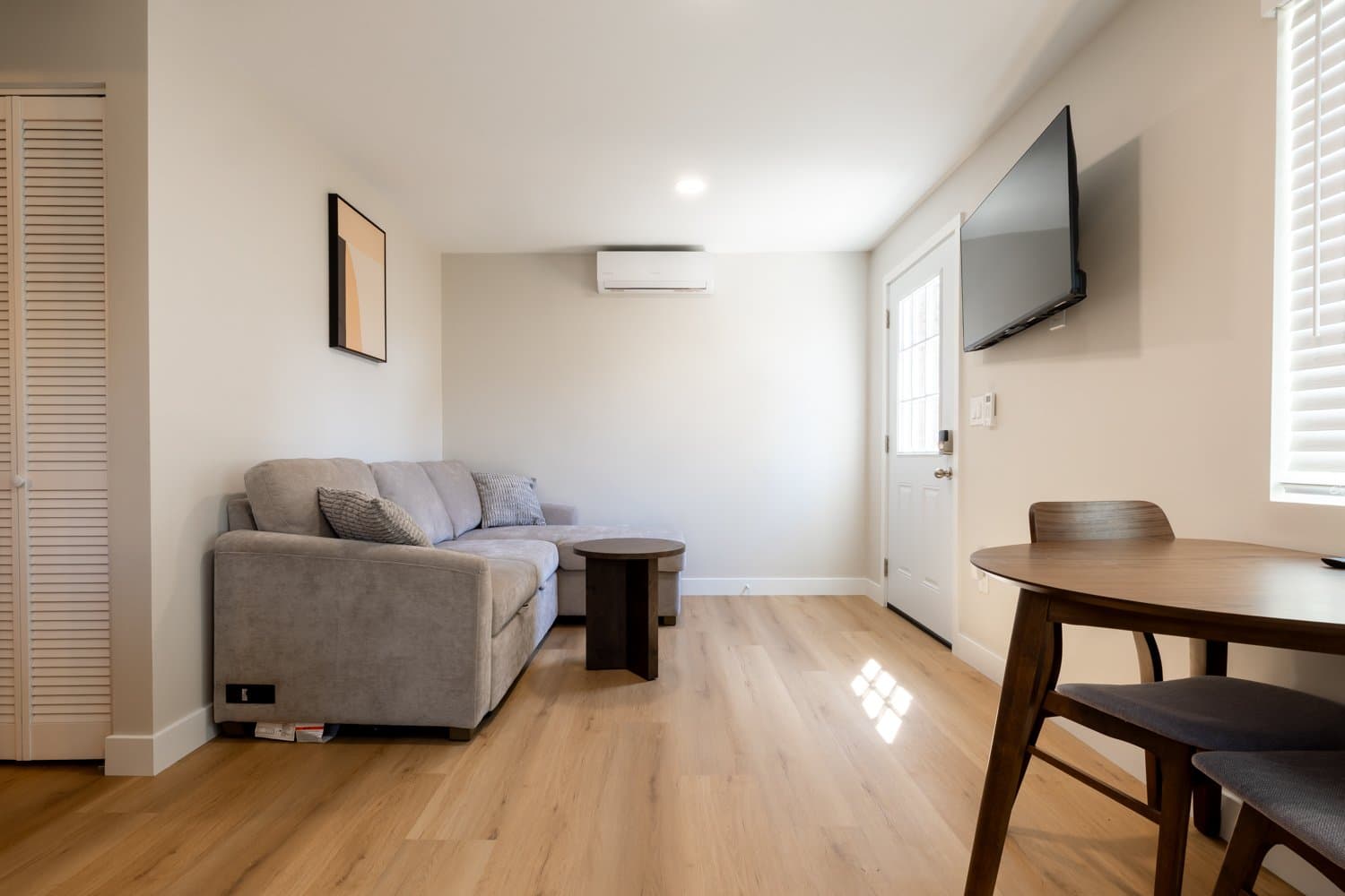 Santee House: 9312 Galston Dr