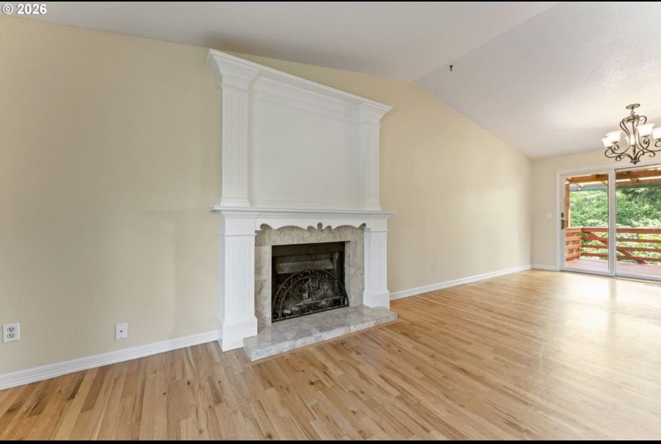 Portland House: 13920 SE Bush St