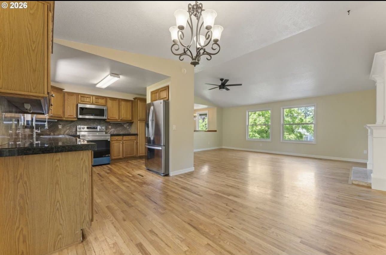 Portland House: 13920 SE Bush St