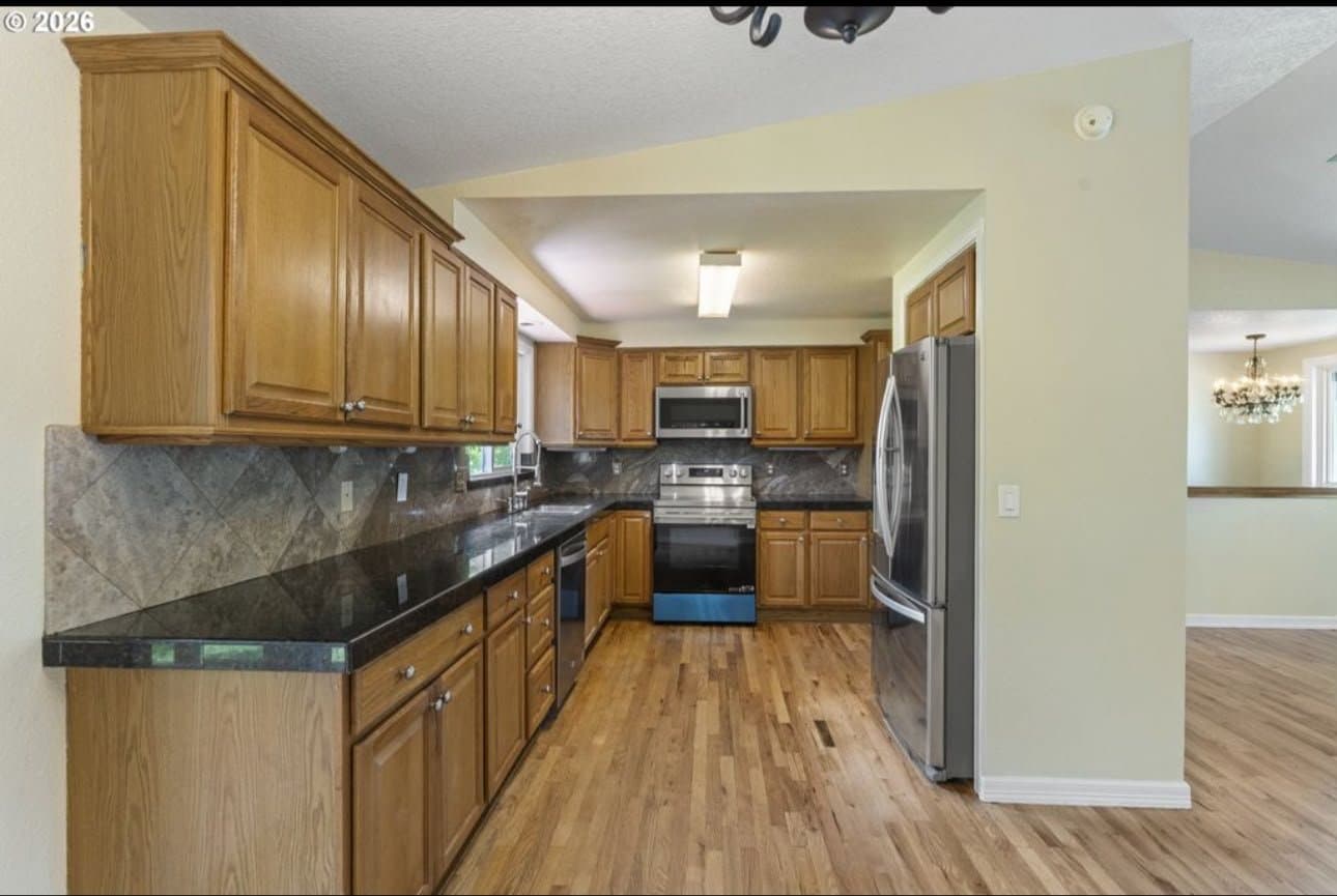Portland House: 13920 SE Bush St