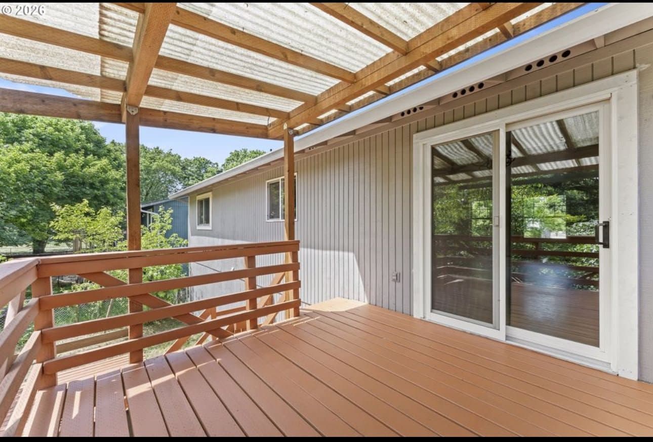 Portland House: 13920 SE Bush St
