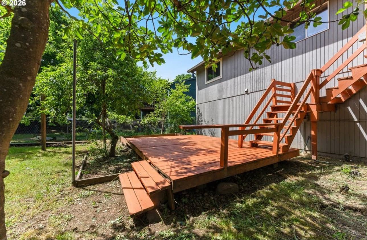 Portland House: 13920 SE Bush St