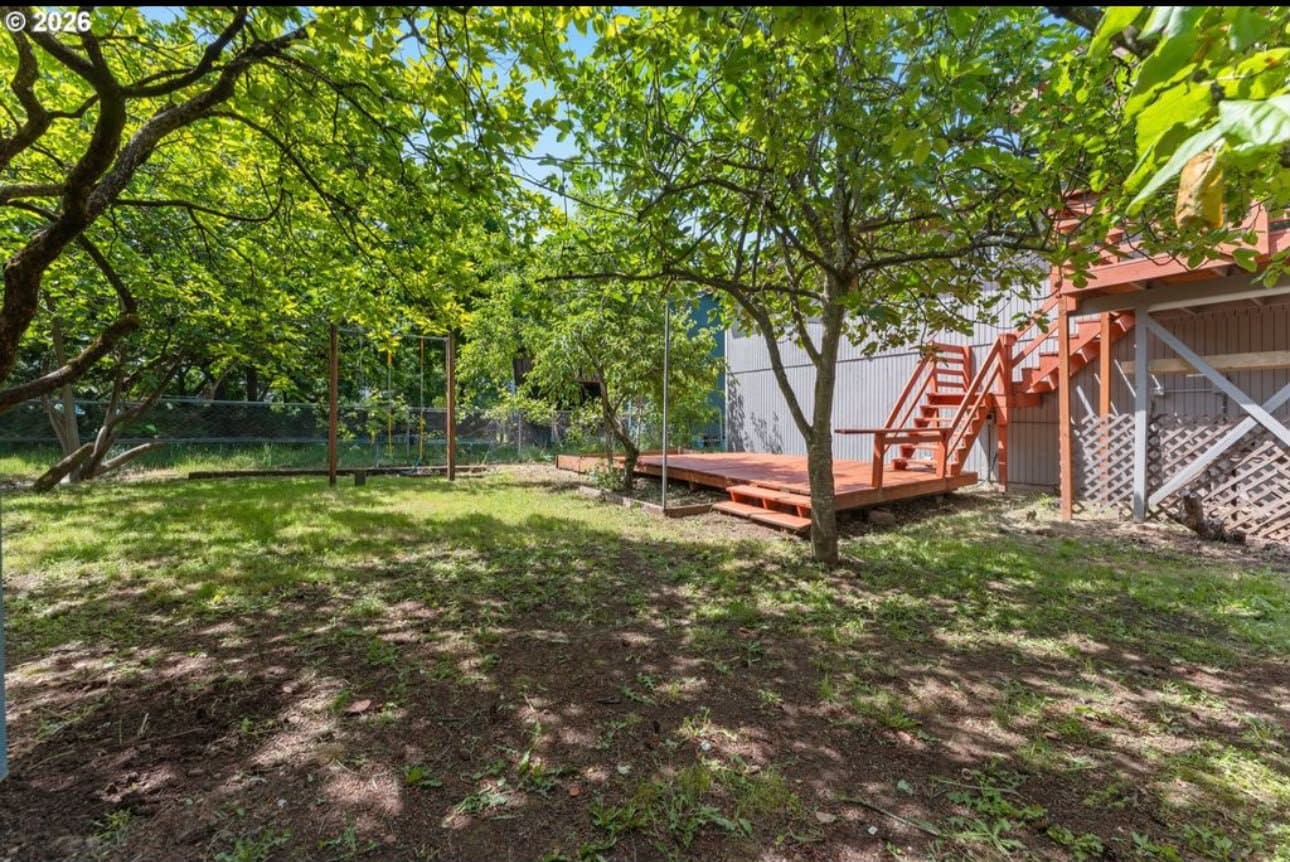 Portland House: 13920 SE Bush St