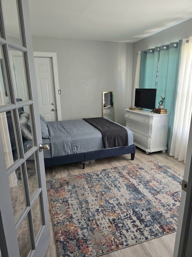 Fort Lauderdale Single Room: 420 SE 9th Ct