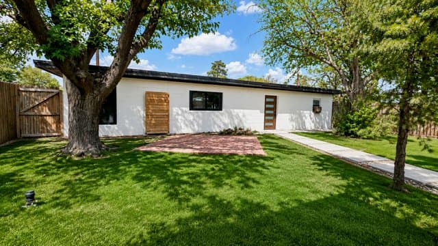 Lubbock House: 2512 40th