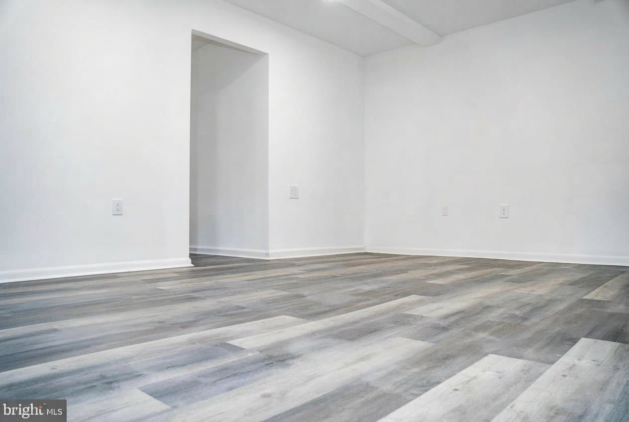 Herndon Condo: 625 Center St